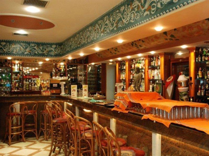 Gouvia Hotel エクステリア 写真