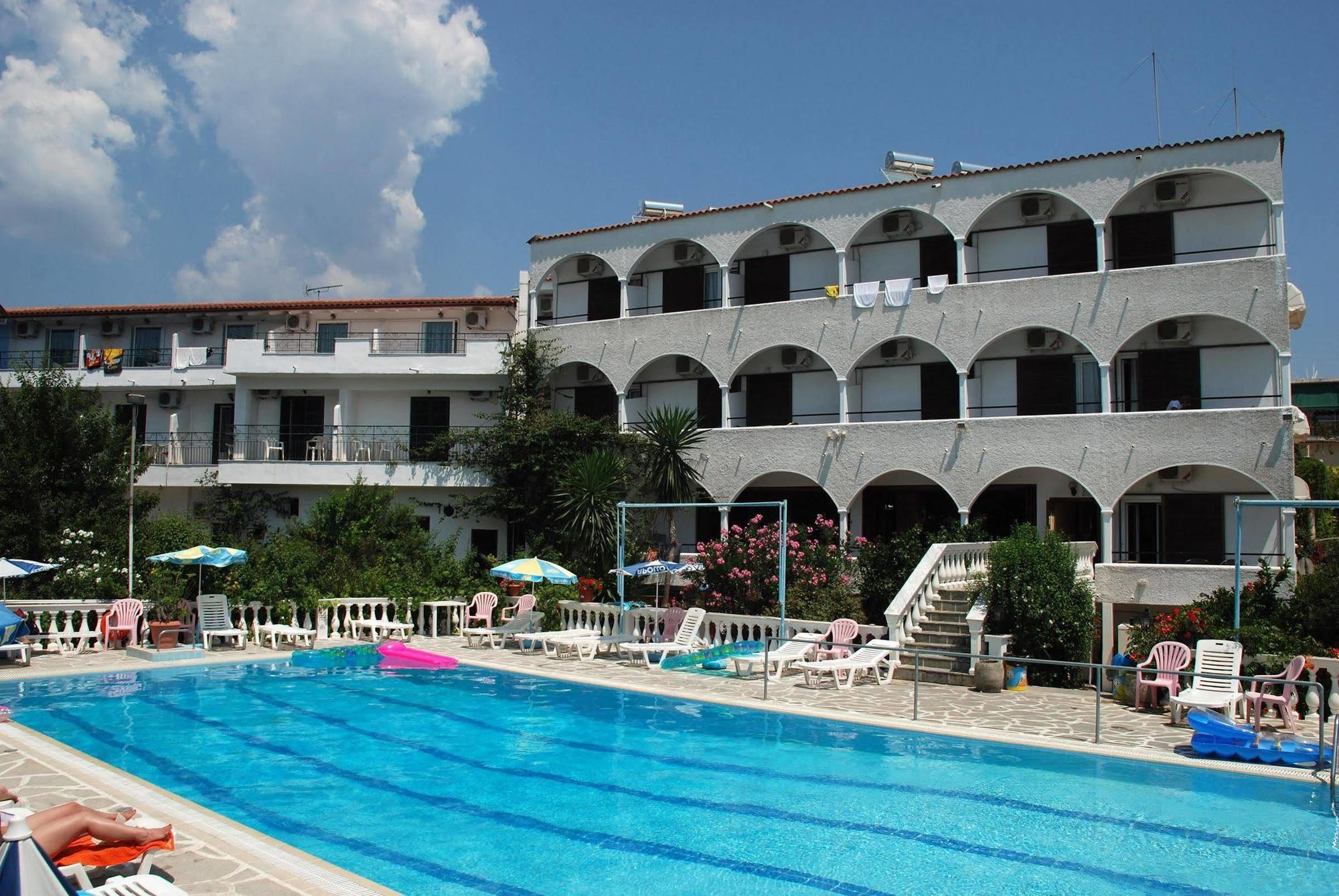 Gouvia Hotel エクステリア 写真